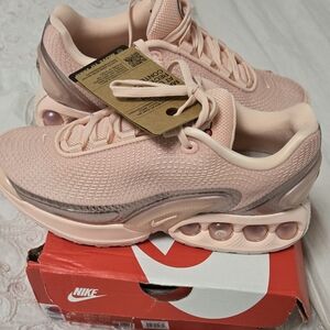 Nike Women's Pink Athletic Shoes DN AIR MAX